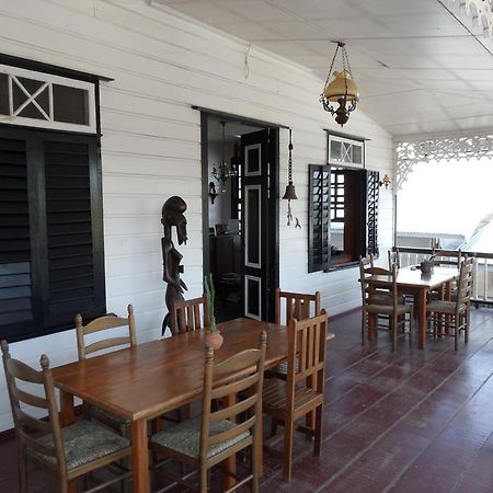 Guesthouse Un Pied-A-Terre 帕拉马里博 外观 照片