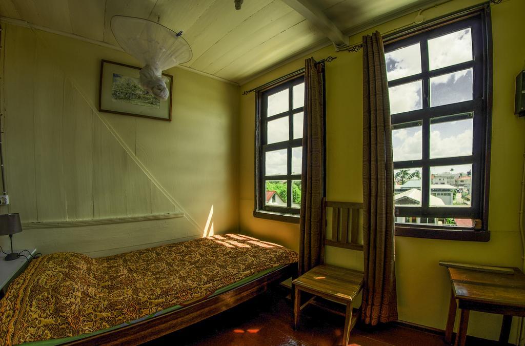 Guesthouse Un Pied-A-Terre 帕拉马里博 外观 照片