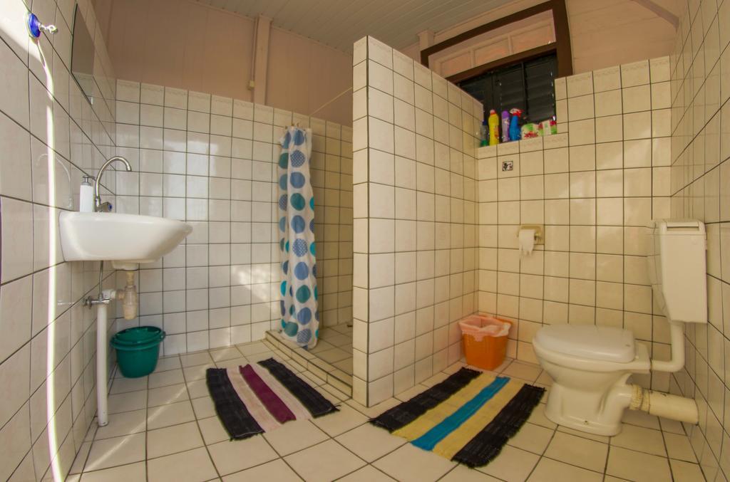 Guesthouse Un Pied-A-Terre 帕拉马里博 外观 照片