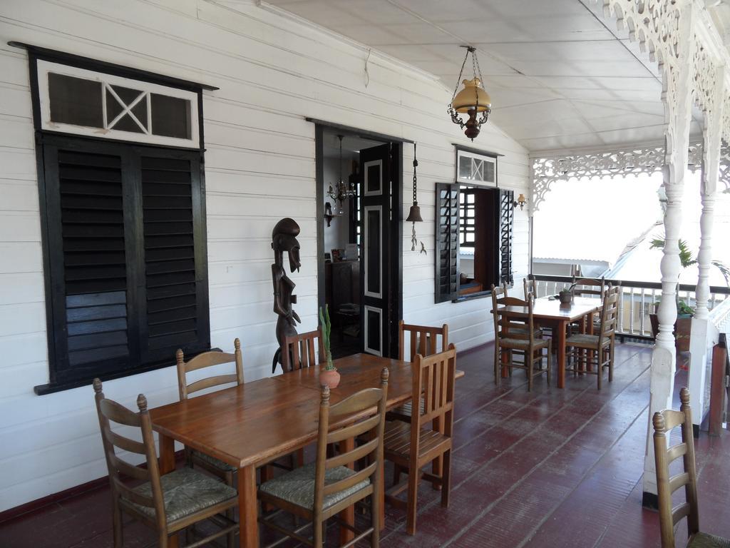 Guesthouse Un Pied-A-Terre 帕拉马里博 外观 照片