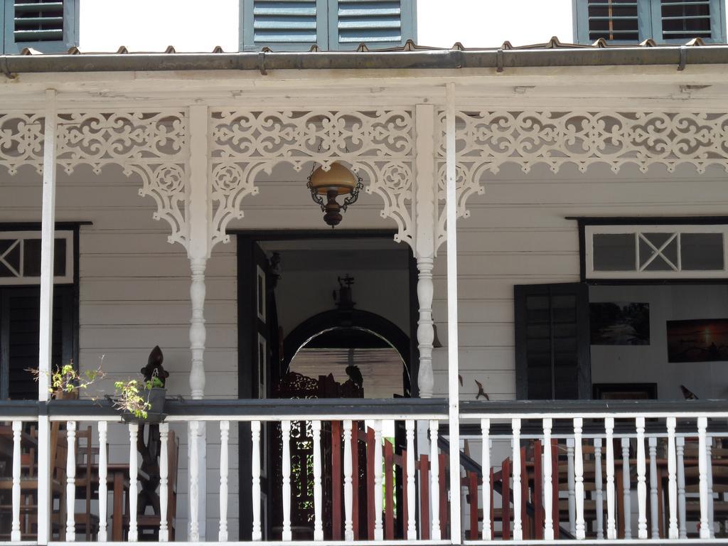 Guesthouse Un Pied-A-Terre 帕拉马里博 客房 照片