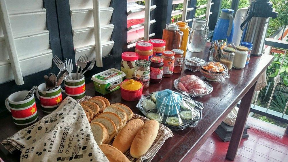 Guesthouse Un Pied-A-Terre 帕拉马里博 外观 照片